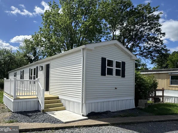 51 Manny Dr, Middletown, PA 17057