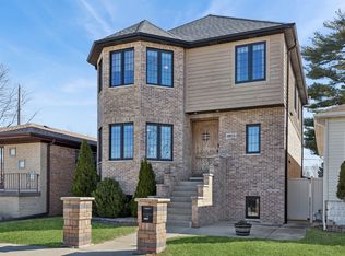 4103 S Wisconsin Ave, Berwyn, IL 60402