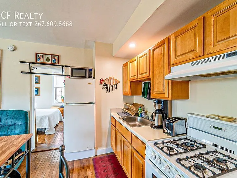 527 S 21st St #2R — Photo 6