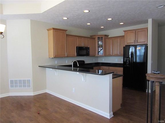 2nd image of 740 Mackenzie Ct