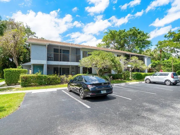 2713 S Oakland Forest Drive #101, Oakland Park, FL 33309