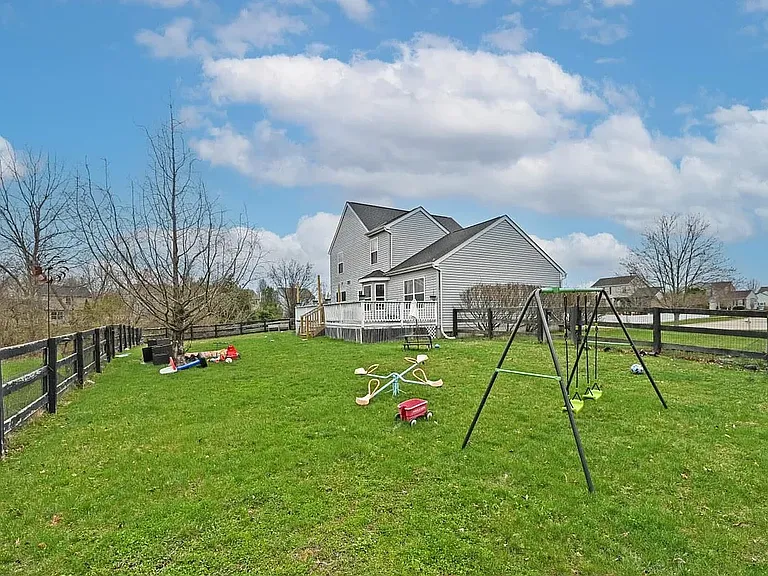 7545 Hyatts Ln — Photo 6
