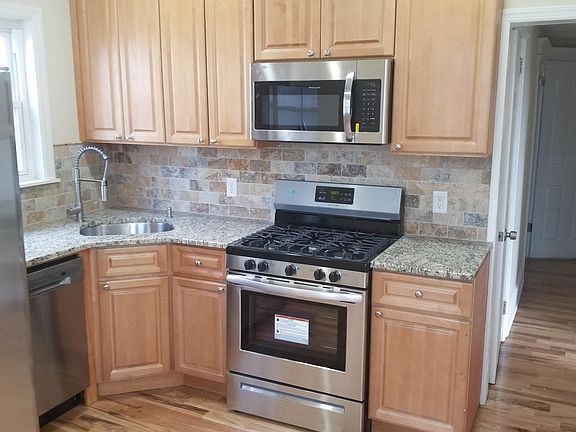 4th image of 93 S Munn Ave Floor 2