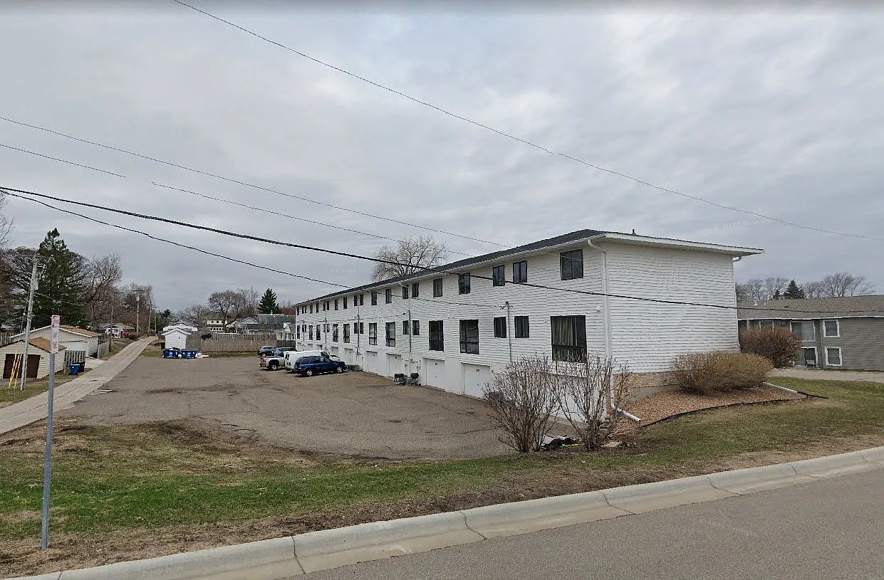 Elmwood Apartments — Photo 4