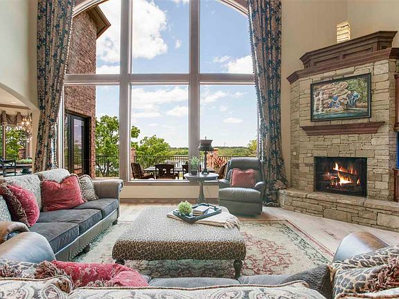 5th image of 3012 S Isabell Pointe Dr