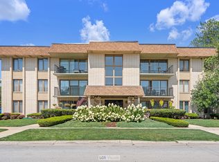4714 W 106th St APT 3C, Oak Lawn, IL 60453