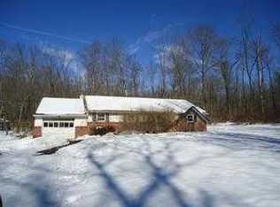 1166 Roundhouse Rd, Kintnersville, PA 18930