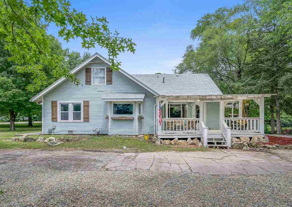 1st image of 1246 N Custer Ln