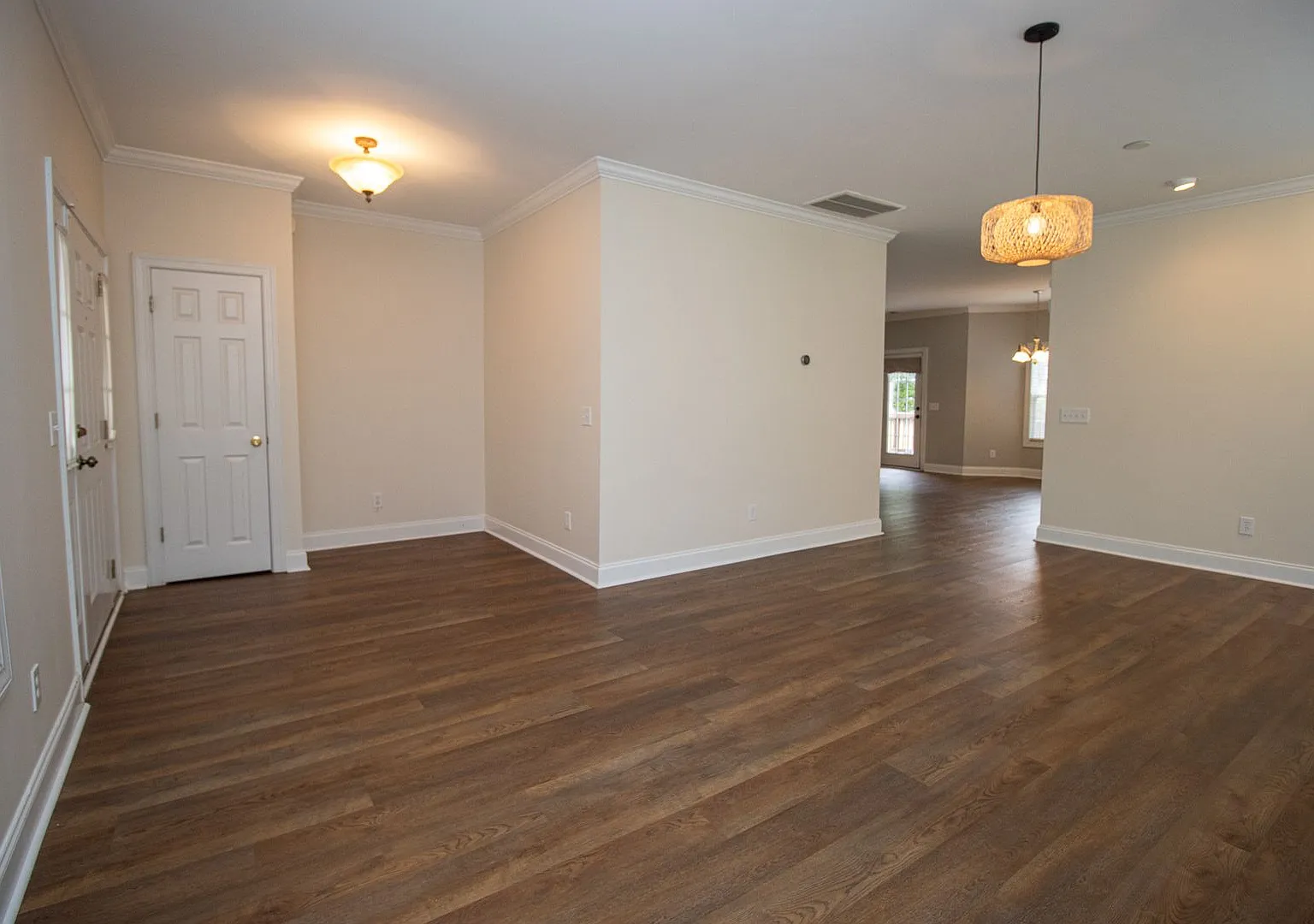 Gorgeous 4-Bedroom Home Available Now! — Photo 2