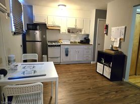 526 Valley Brook Ave, Lyndhurst, NJ