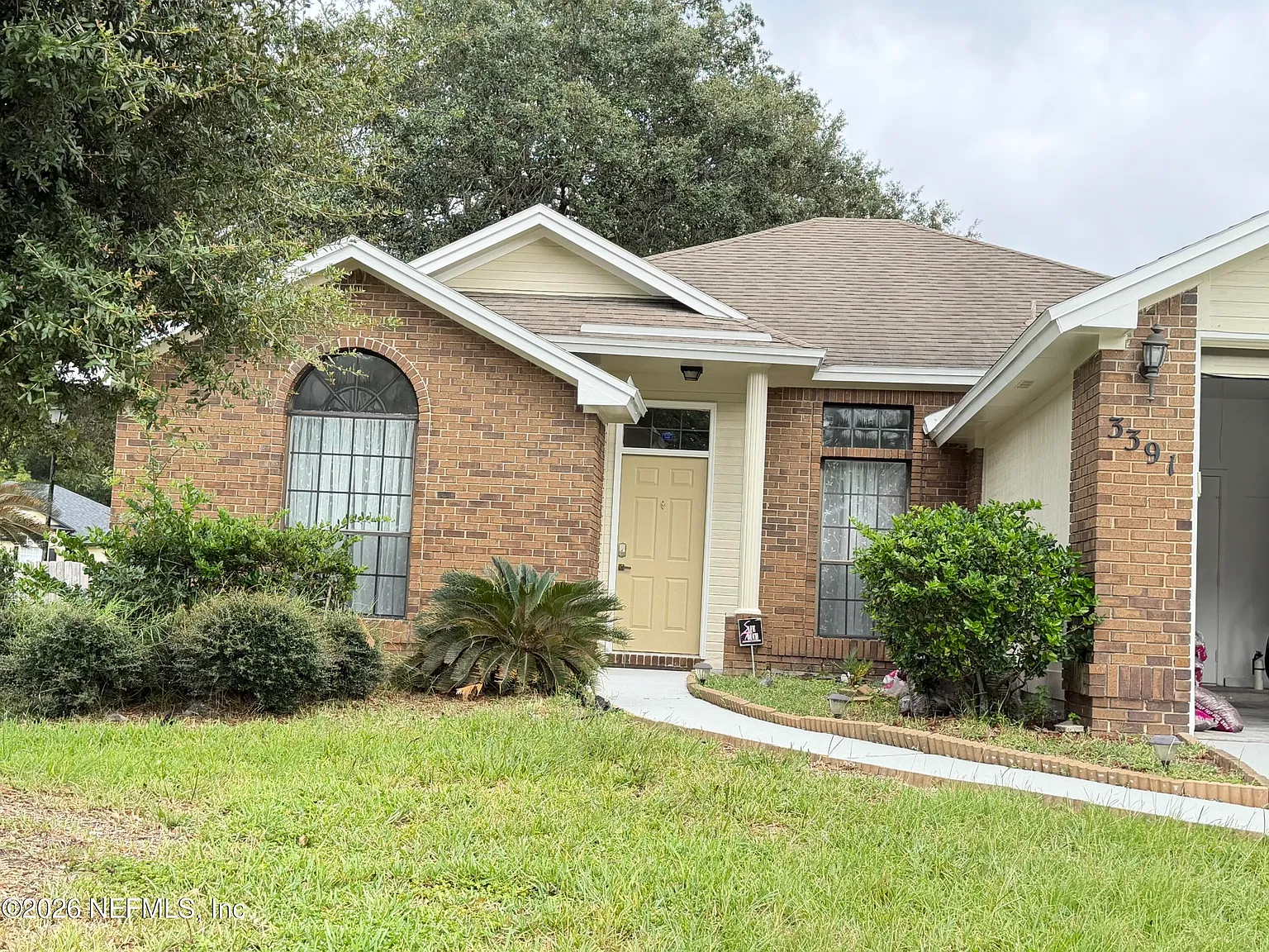 4 bed, 2.0 bath, 1820 sqft, $2,100 — Photo 1