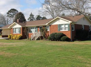 102 Elm View Dr, Clinton, TN 37716