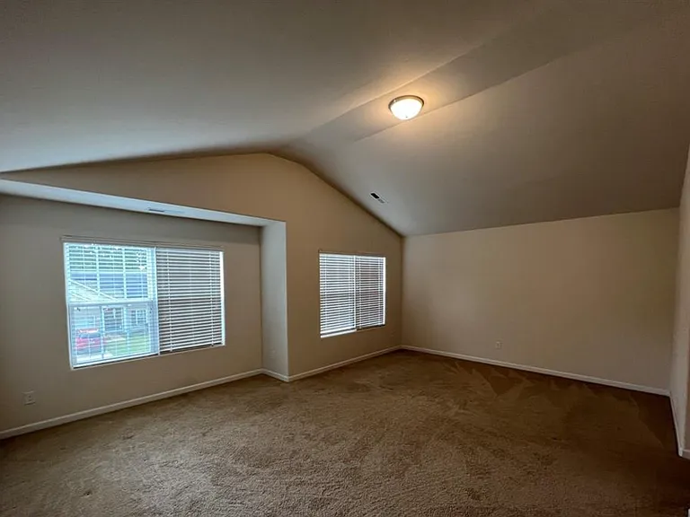 6112 Purbeck Way — Photo 2