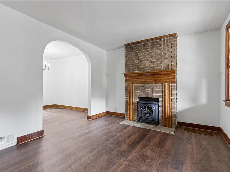 3033 Brentwood Ave — Photo 5