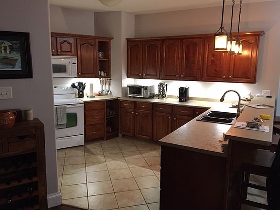 3rd image of 188 Willow St #304