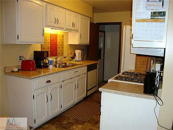 4th image of 1921 Beacon Hill Dr