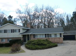 4704 Burton St SE, Kentwood, MI 49546