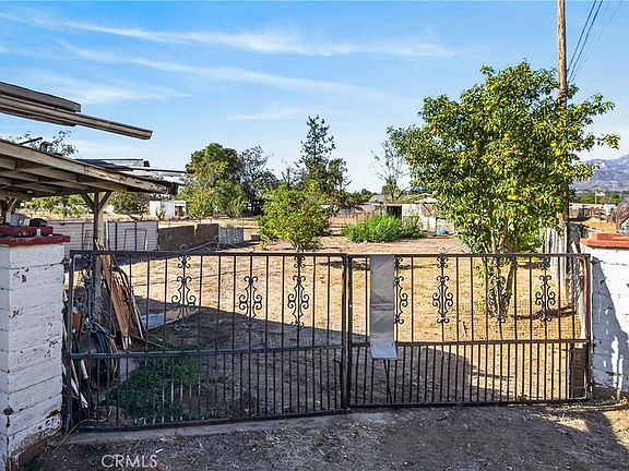 4th image of 39856 Brookside Ave