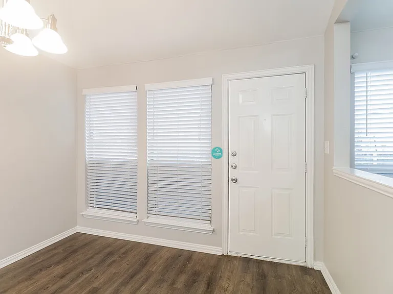 9308 Cynthia Ct — Photo 7