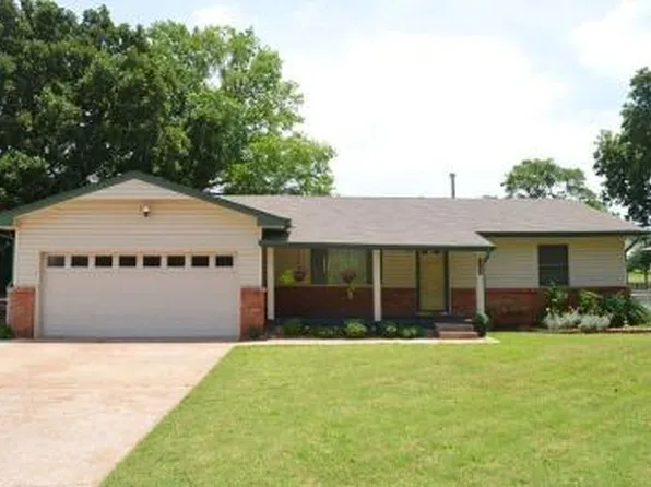612 N 6th St, Purcell, OK 73080
