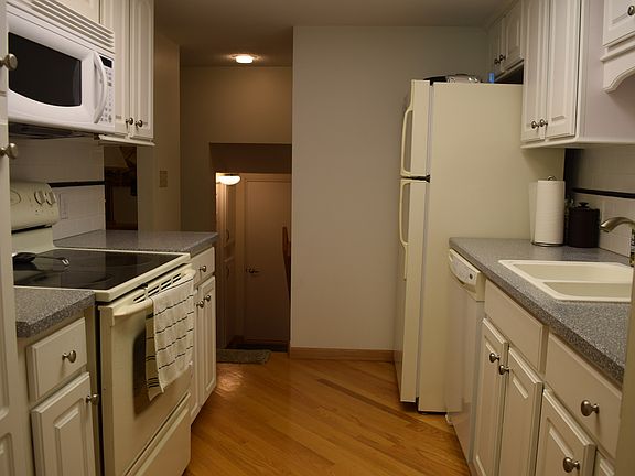 5th image of 2354 Bay Woods Ct