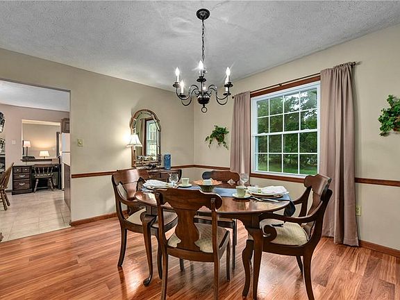 4th image of 26060 Rustic Ln