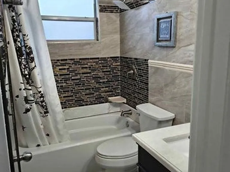 5741 SW 24th Ave #A — Photo 12