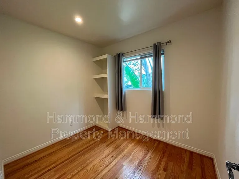 4316 Greenbush Ave — Photo 8