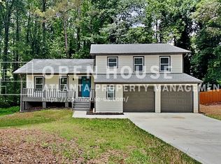 798 Brownlee Ln, Lawrenceville, GA 30044