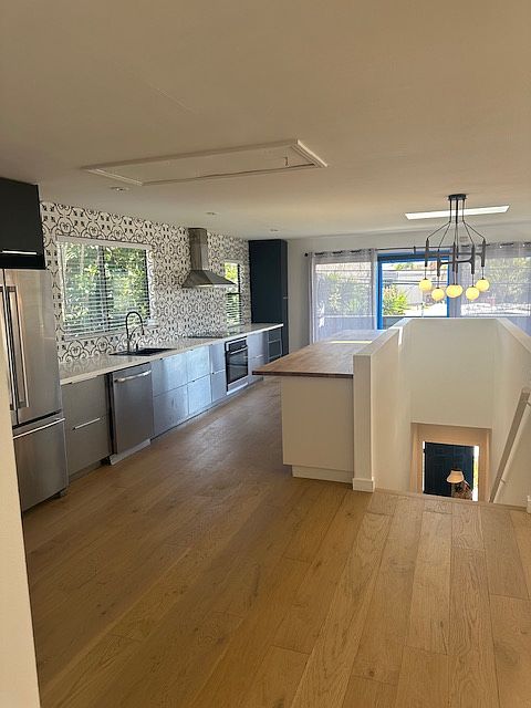 1st image of 2417 Abbot Kinney Blvd
