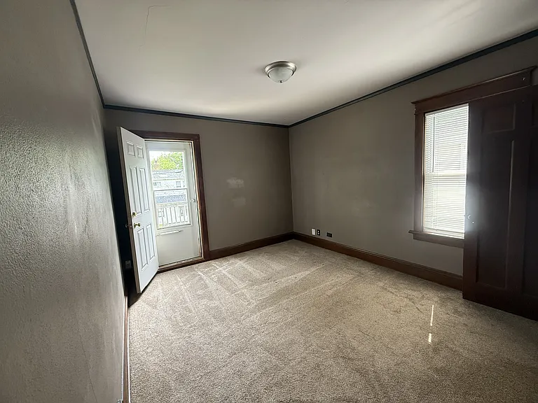 5827 W Wisconsin Ave — Photo 13