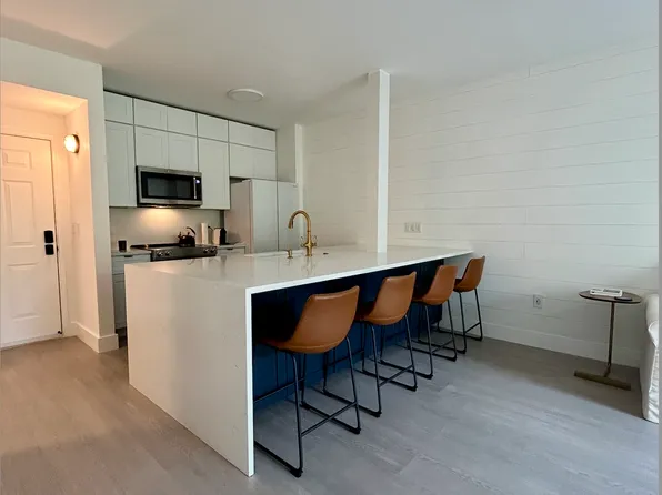 630 Sapodilla Ave APT 404, West Palm Beach, FL 33401