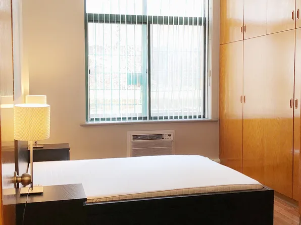 122 Elizabeth Street image 3 of 12