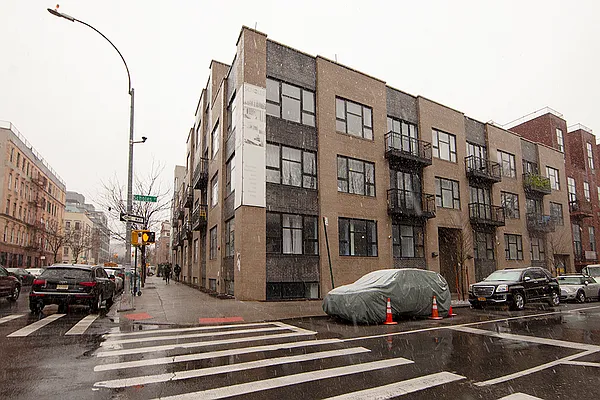 Rented by R New York | media 30