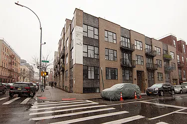 Rented by R New York