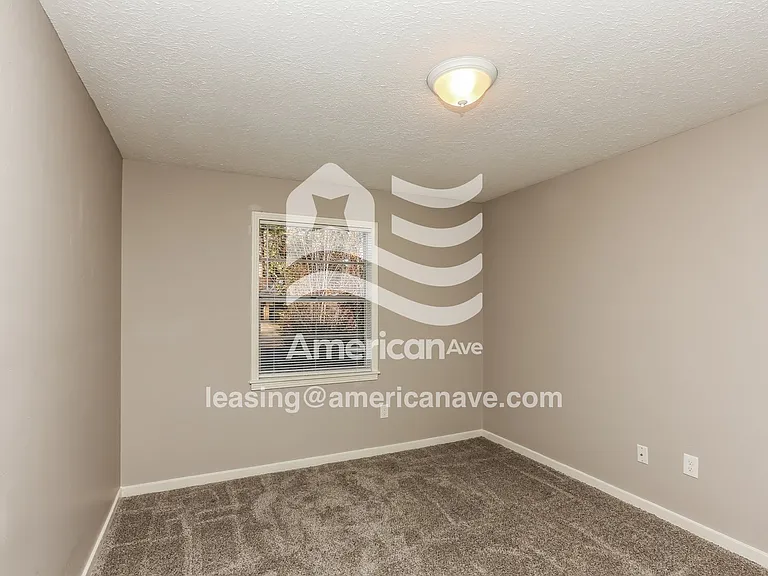 822963_012_wm_-_bedroom_13468022.jpg