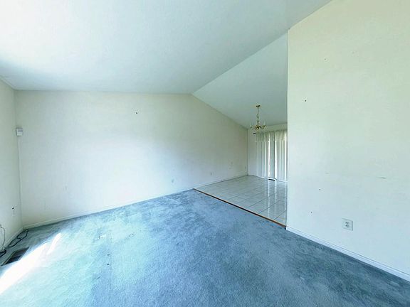 3rd image of 2106 Hancock Dr