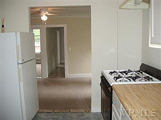 2nd image of 123 Grand St