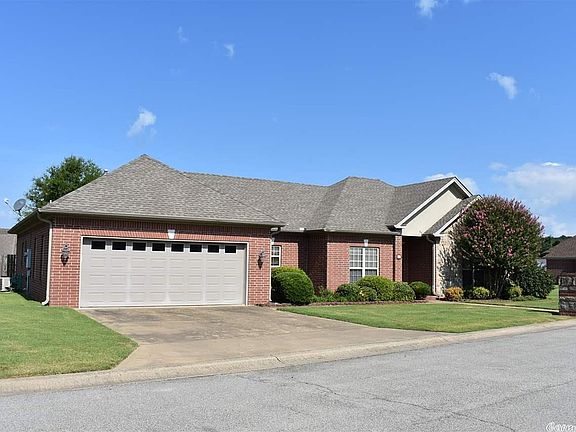 3rd image of 501 Crain Dr