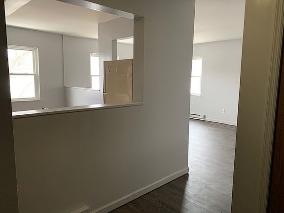 3rd image of 696 Myrtle Ave APT 8