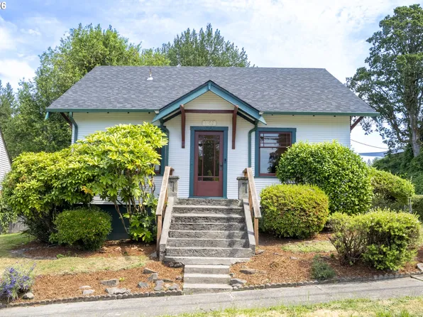 1402 Jackson St, Oregon City, OR 97045