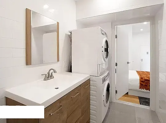 Rented by Nomad Property Group, LLC | media 7