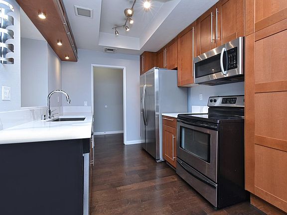 5th image of 14115 Moorpark St APT 105
