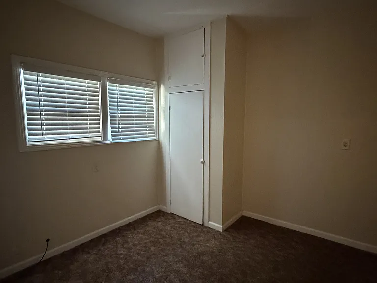 1954 Eucalyptus Ave — Photo 7