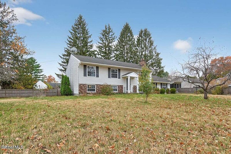 4th image of 11 Worden Drive