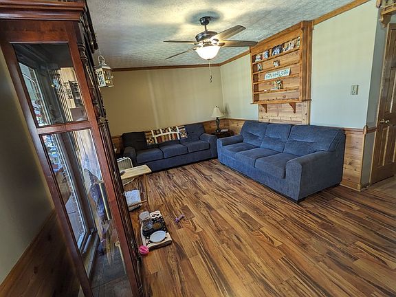 5th image of 53 Middleview Dr