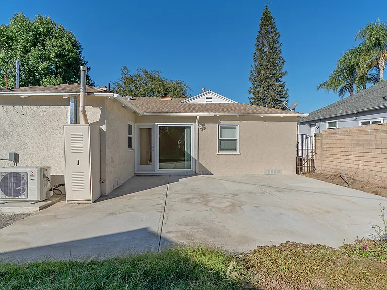 3054 N Frederic St — Photo 28