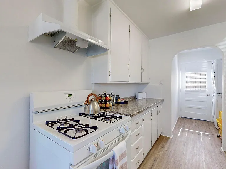 5202 Marquette Ave NE — Photo 7