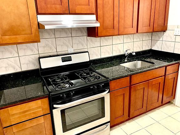 4th image of 3909 47th Ave APT B3