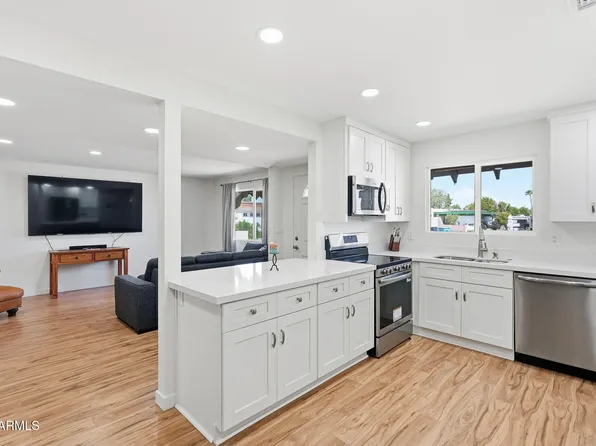 3209 W BECKER Lane, Phoenix, AZ 85029